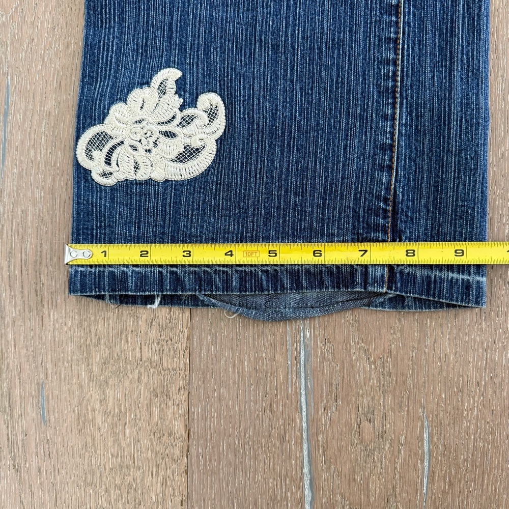 Vintage denim jeans Bill Blass cream lace detail. Size 12P - Picture 9 of 10